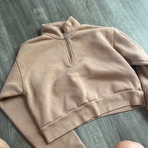 Aritzia TNA Pullover